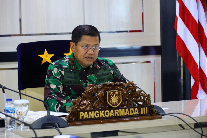 Laksda Hersan mendapat promosi dari Pangkoarmada III menjadi Pangkogabwilhan I. Sumber: Dispen Koarmada III