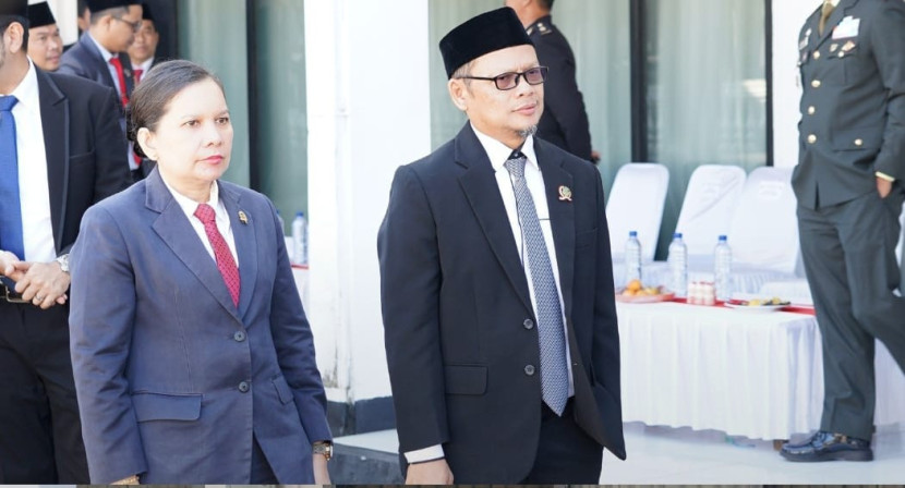 Ketua DPRD Kota Sukabumi Kang Wawan Juanda dalam upacara hari pendidikan nasional tingkat Kota Sukabumi di Balai Kota Sukabumi, Jumat (2/5/2025).