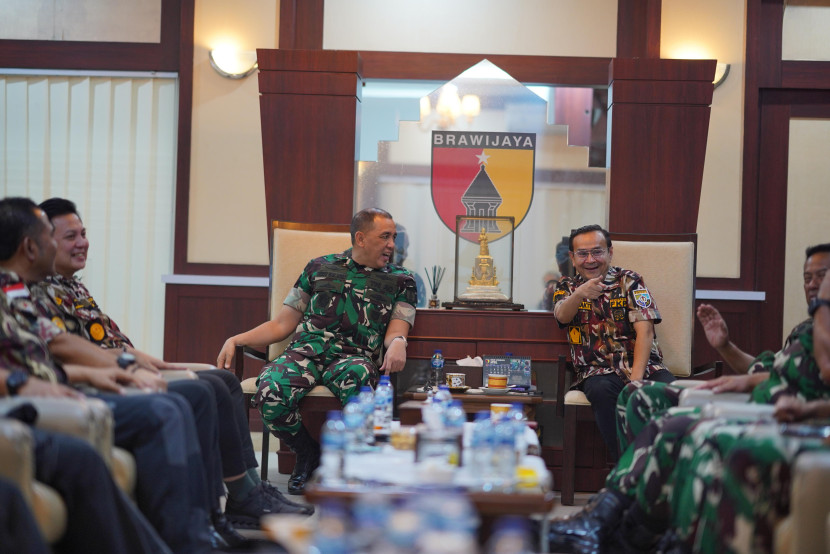 Panglima Kodam V/ Brawijaya, Mayjen TNI Rudy Saladin menerima audiensi GM FKPPI Jawa Timur