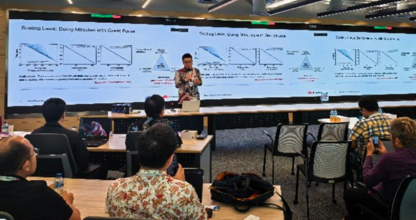Calon customer dan mitra Huawei Cloud Indonesia ikut serta dalam lokakarya yang diadakan di Huawei Office. (Foto: Dok Huawei Cloud Indonesia)