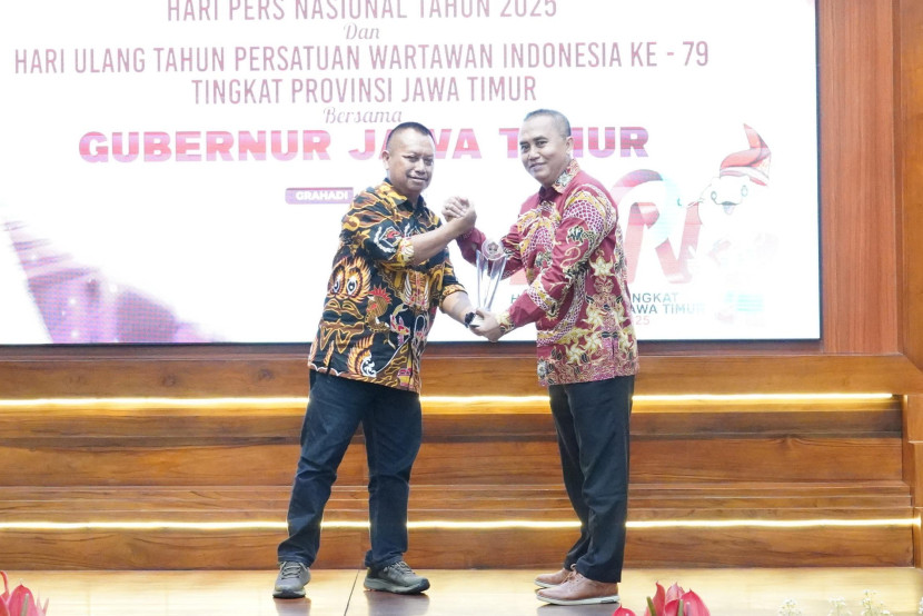 Penyerahan UMKM dari PWI Jatim ke Bank Jatim Cabang Kediri