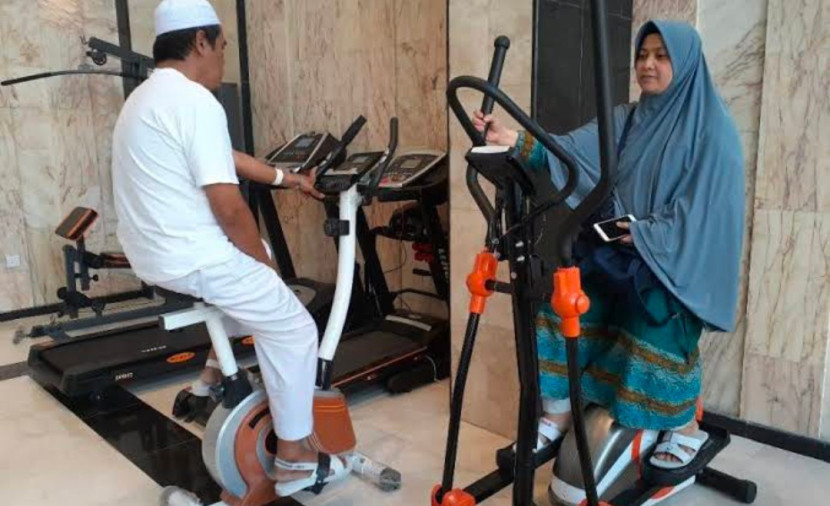 Calhaj berolahraga ringan sebelum melaksanakan ibadah haji ke Makkah. (Foto: Dok REPUBLIKA)