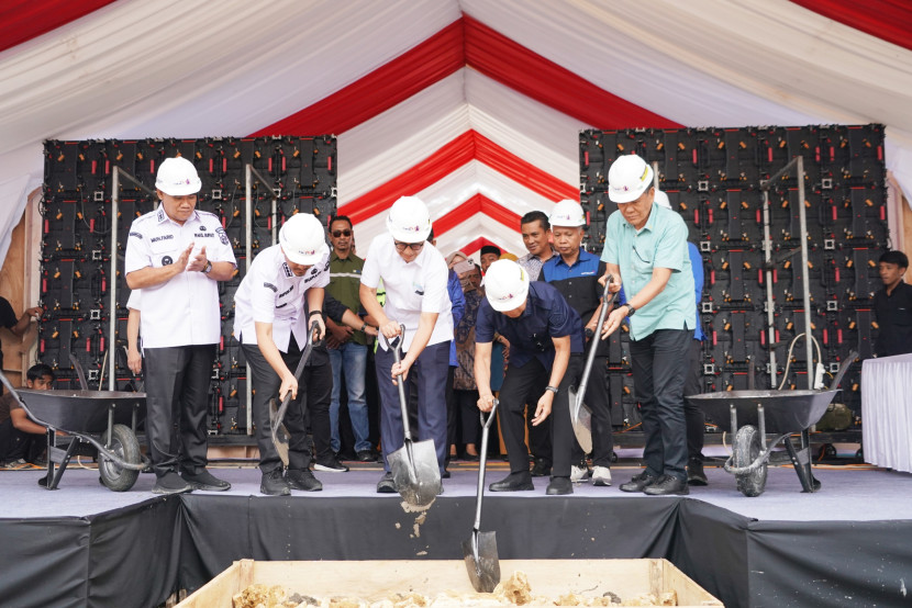 Menteri Kesehatan RI Budi Gunadi Sadikin menghadiri peletakan batu pertama pembangunan RSUD Konawe Kepulauan.