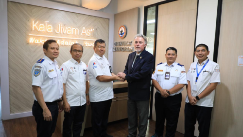 Ditjen Hubla dan Perwakilan Witherby Publishing Group teken kerja sama penerbitan panduan pelayaran Indonesia. Sumber: Situs Resmi Ditjen Hubla.