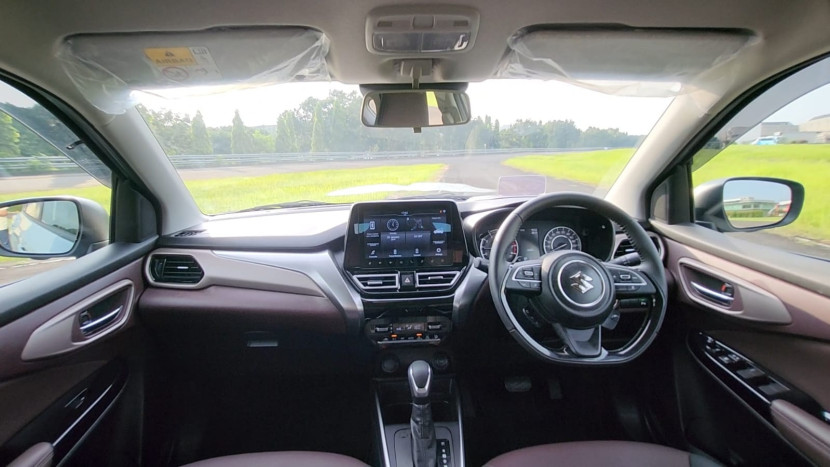 Interior Depan Suzuki Fronx. Dok. Motoresto.id 