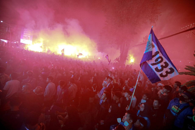 Suasana bobotoh merayakan kemenangan Persib Liga 1 Musim 2024/2025. Foto: Humas Jabar