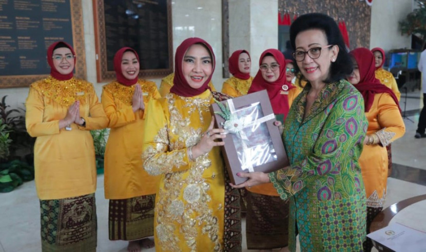 Wakil Ketua DPD RI, Gusti Kanjeng Ratu (GKR) Hemas, menerima kunjungan IPEMI Kalbar. (Foto: Dok DPD RI)