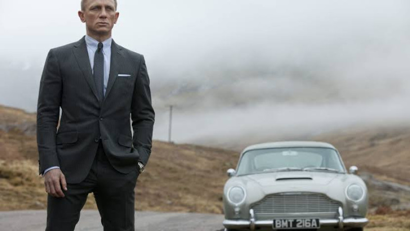 Aston Martin DB 5 pada film Skyfall (2012) dok. USA Today