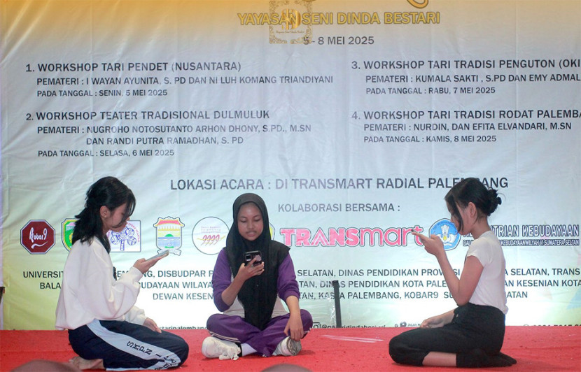 Workshop Teater. (FOTO: D Oskandar)