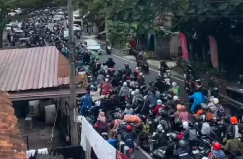 Suasana Jalur Puncak macet saat libur panjang. (Foto: Dok RUZKA INDONESIA)