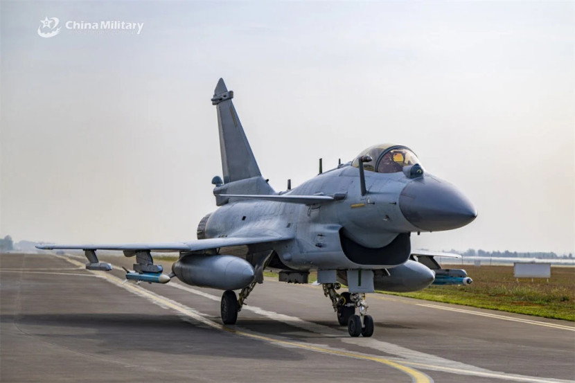Jet tempur Chengdu J-10 produksi China. Sumber: Xiao Rui