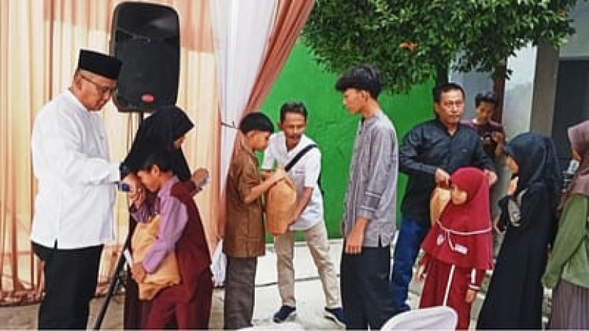 Berbagi merupakan perbuatan baik yang akan mendapatkan balasan pahala dari Allah SWT.