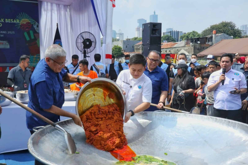 Kepala BNN Marthinus Hukom menggelar acara masak besar bersama konten kreator Bobon Santoso.