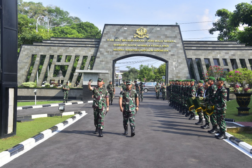 Panglima TNI Jenderal Agus Subiyanto di Akmil. Sumber: Puspen TNI
