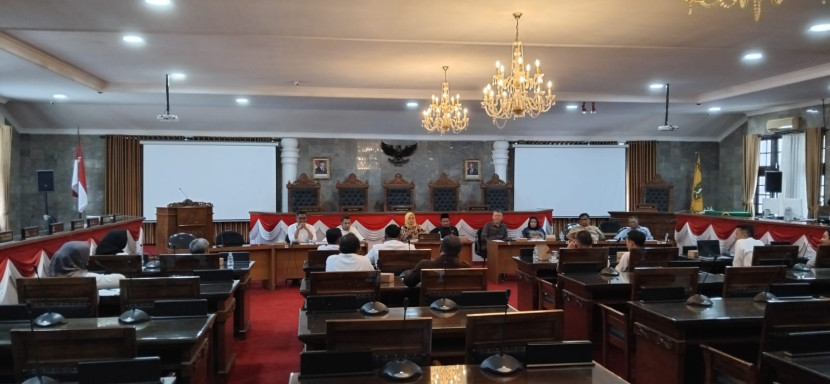 Audiensi DPRD Kota Sukabumi dengan tenaga honorer, Rabu (14/5/2025).