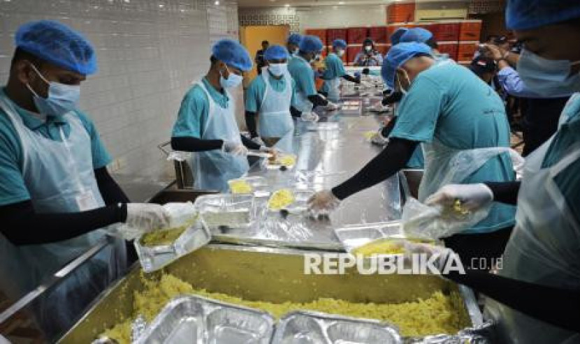 Jamaah haji Indonesia disajikan makanan khas Nusantara yang memanjakan lidah.