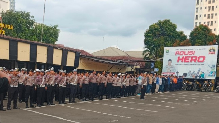 Apel pasukan di Mapolrestro Depok. (Foto: Rusdy Nurdiansyah/RUZKA INDONESIA)