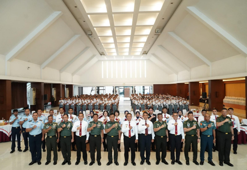 Kunjungan dari SMA Taruna Nusantara (TN) Kampus Cimahi dalam rangka kegiatan Studi Kepemimpinan dan Kedisiplinan, di Graha Tirta Siliwangi, Kota Bandung, Rabu (14/05/2025). Foto: Pendam III/Siliwangi