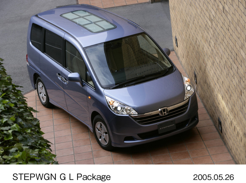 Generasi Ketiga dari Honda StepWGN (Doc. Honda Japan).