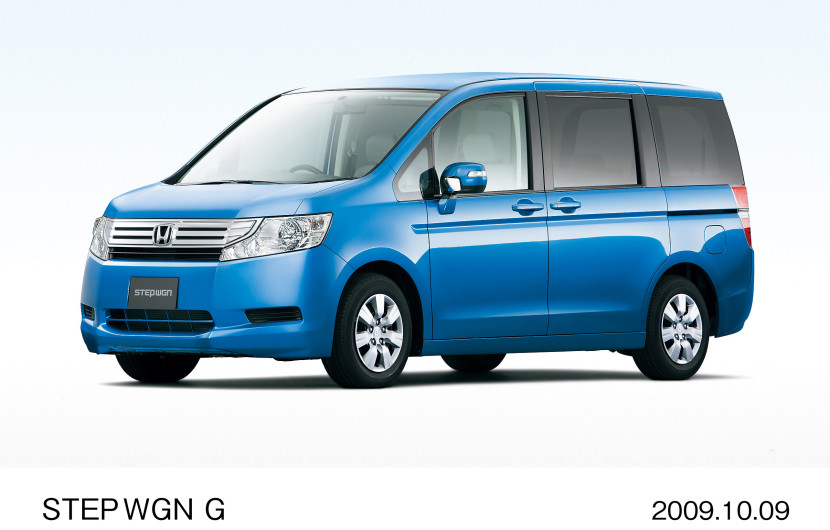 Generasi Keempat dari Honda StepWGN (Doc. Honda Japan).
