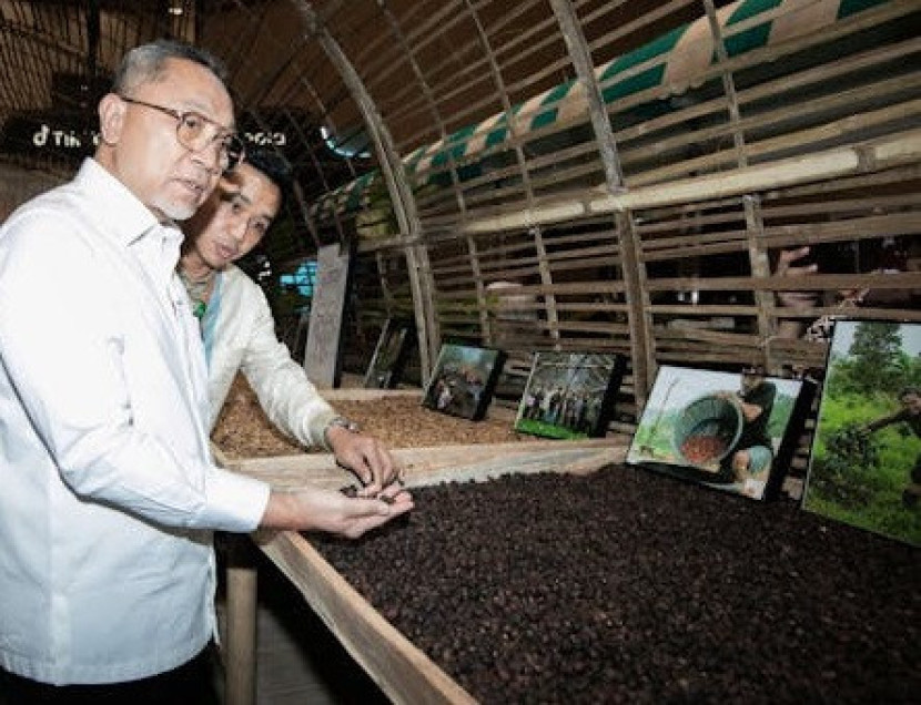 Menteri Koordinator Bidang Pangan Republik Indonesia, Zulkifli Hasan, hadir langsung dalam pembukaan.