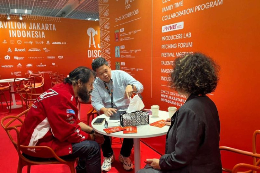 PT Jakarta Tourisindo (Perseroda) atau Jakarta Experience Board (JXB) mempromosikan lokasi ikonis Jakarta sebagai lokasi syuting bertaraf internasional di pasar film internasional Marche du Film (MdF), bagian dari penyelenggaraan Festival Film Cannes 2025 di Cannes, Prancis, Senin (19/5/2025). (Foto: Jaktour/RI