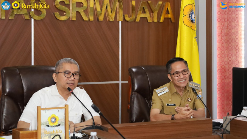 Rektor Unsri Taufiq Marwa (kiri) dan Wali Kota Palembang Ratu Dewa (kanan). (FOTO: Humas Unsri)