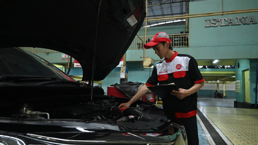 Teknisi Bersertifikasi Honda Sedang Melakukan Inspeksi (Doc. PT HPM).
