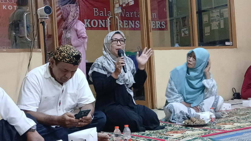 Perwakilan Al Azhar Memorial Garden menyampaikan presentasi.