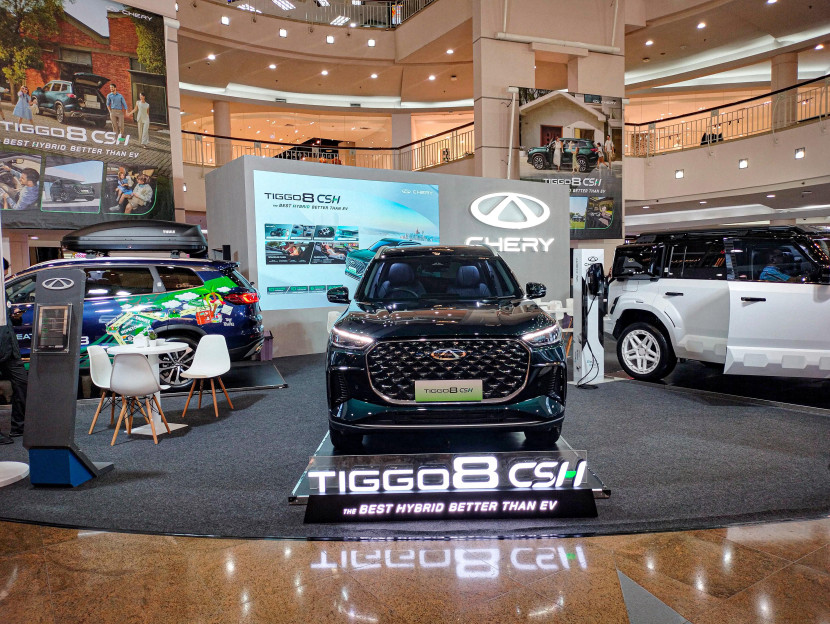 Chery TIGGO 8 CSH Sapa Pengunjung Mall MKG dalam kegiatan Chery Mall Exhibition (Doc. <a href=