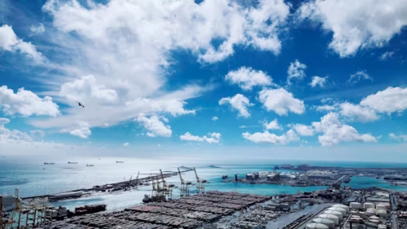 Emisi pelabuhan global jadi sorotan dewasa ini. Sumber: Unsplash/ Rosy Ko
