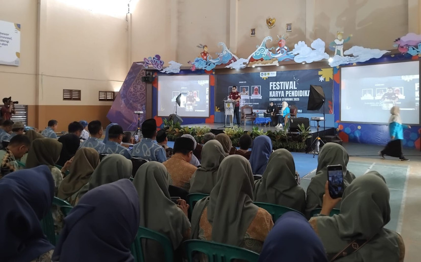 Festival Karya Pendidikan 2025 yang digelar oleh Kelompok Kerja Guru (KKG) Gemilang Citamiang di SMA Negeri 1 Kota Sukabumi Sabtu (24/5/2025).