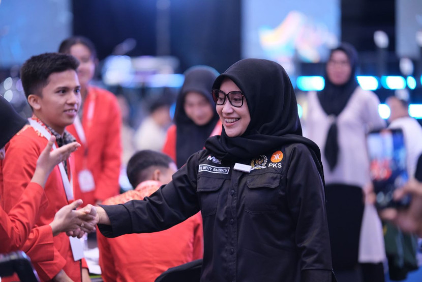 Anggota DPR RI terpilih dari Sulsel dari Fraksi PKS, Hj Meity Rahmatia.