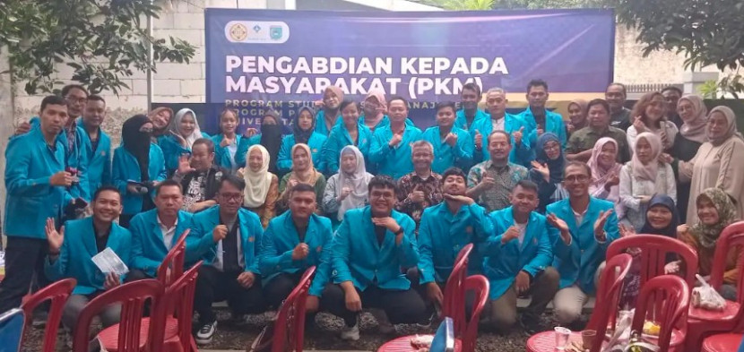Mahasiswa UNPAM bersama peserta kegiatan PKM di Kampung Wisata Situ Tujuh Muara, Kecamatan Bojongsari, Kota Depok, Ahad (25/05/2025). (Foto: Dok Diskominfo Kota Depok)