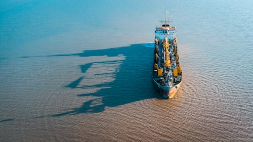 Ilustrasi kapal kargo. Mergernya CMB. Tech dan Golden Ocean satukan dua raksasa pelayaran dalam satu panji. Sumber: Unsplash/Hussein Lazim