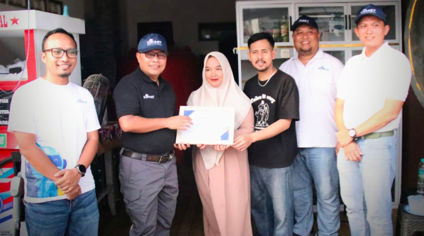 PLN Icon Plus kembali menunjukkan komitmennya dalam mendekatkan layanan ke pelanggan di kegiatan “Grebek ICONNET Palembang”. (Foto: Dok PLN Icon Plus)