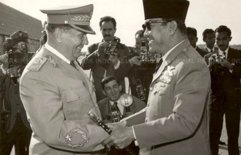 Presiden Yugoslavia, Josef Broz Tito dan Presiden Indonesia, Soekarno. (Foto: Dok RUZKA INDONESIA)