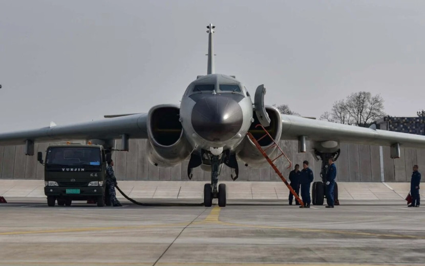 Pesawat pengebom Rusia, Tu-95 menjadi korban serangan drone Ukraina. Sumber: Ruan Haizhou