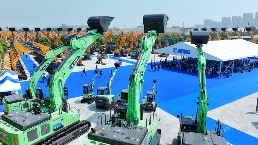 Di area pameran ini, XCMG Excavator memamerkan alat-alat berat untuk sektor kehutanan, solusi penanganan material, serta aplikasi multi-attachment sekaligus demo produk alat berat untuk penggalian tanah dan skenario steep-slope. (Foto: Dok RUZKA INDONESIA)