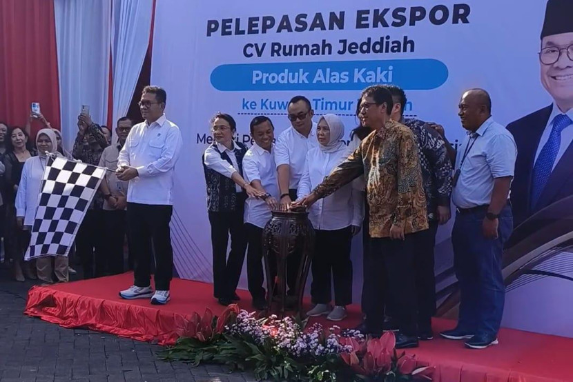 Pelepasan ekspor alas kaki yang diproduksi CV Rumah Jeddiah