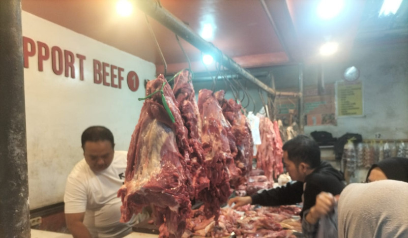 Lapak pedagang daging sapi di Pasar Pelita Kota Sukabumi.