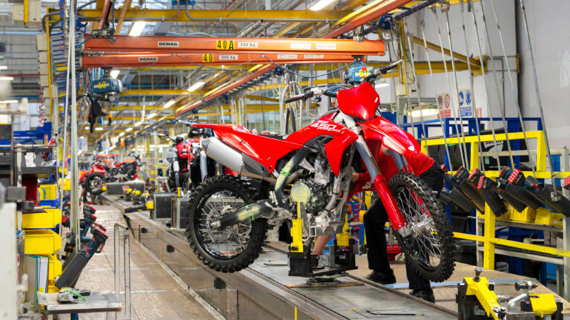  Produksi Ducati Desmo450 MX di Pabrik Borgo Panigale (Doc. Ducati).