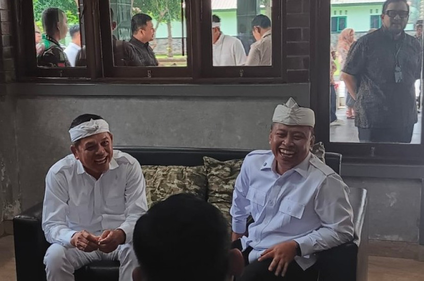Gubernur Jabar, Dedi Mulyadi dan Wali Kota Depok, Supian Suri. (Foto: Dok RUZKA INDONESIA)