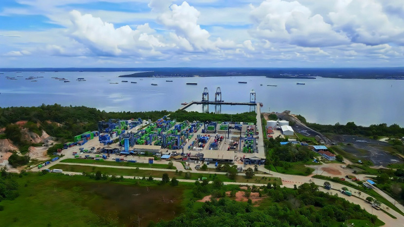 Pelabuhan peti kemas, Kariangau Balikpapan via drone. (Sekitarkaltim.id)