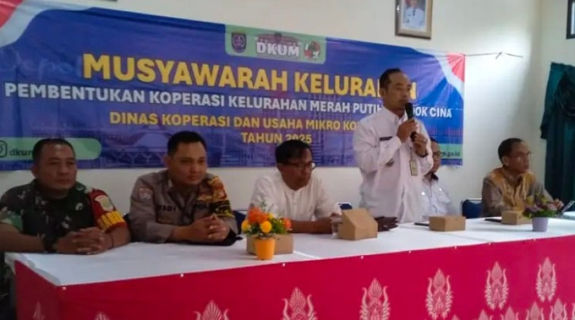Kelurahan Pondok Cina, Kecamatan Beji, Kota Depok resmi membentuk KMP melalui Musyawarah Khusus Kelurahan yang digelar pada Rabu (11/06/2025). (Foto: Dok Diskominfo Kota Depok)