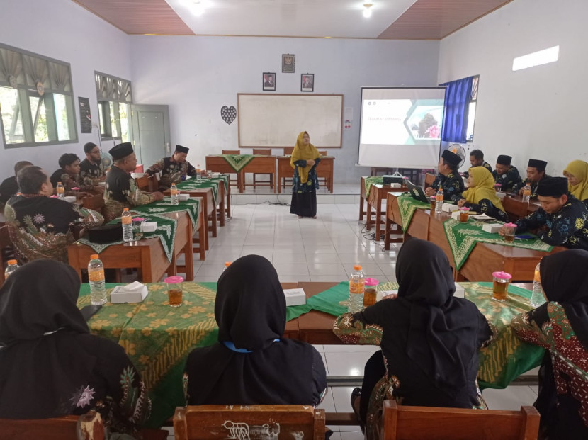 diskusi program tahifdz untuk pembentukan karakter dan akhlak mulia siswa