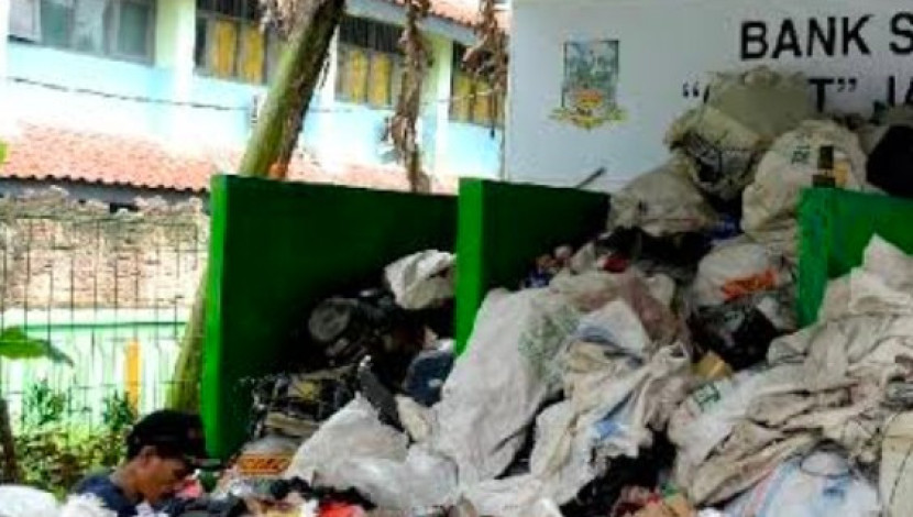 Bank sampah salah satu solusi atasi masalah sampah di Kota Depok. (Foto: Dok RUZKA REPUBLIKA)