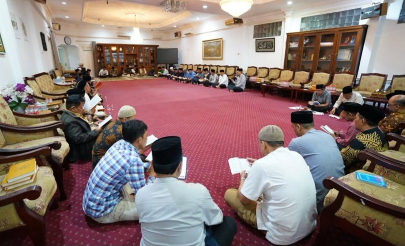 Pengajian rutin wali kota Sukabumi di rumdin wali kota, Kamis (12/6/2025).dokpim Pemkot Sukabumi