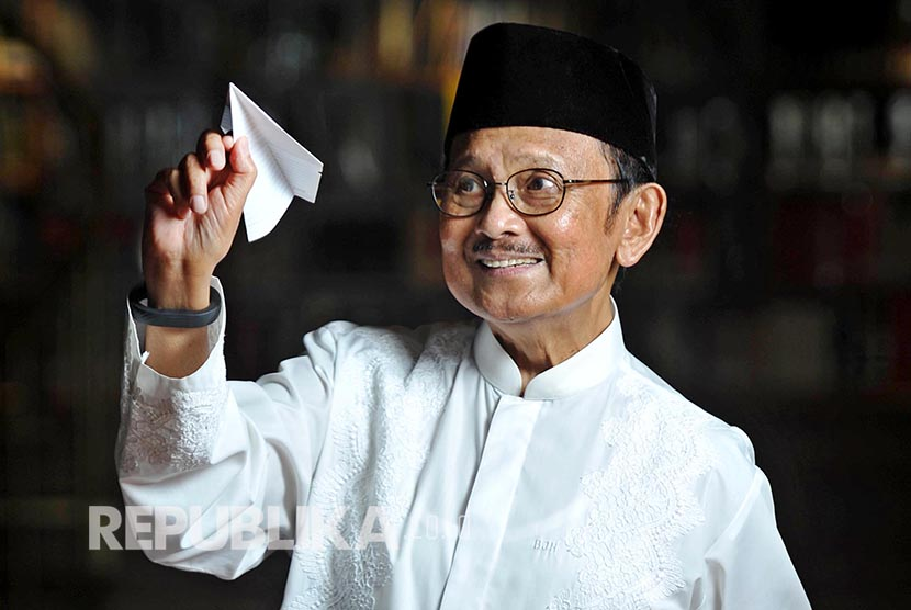 Presiden ke-3 RI, BJ Habibie. (Republika)