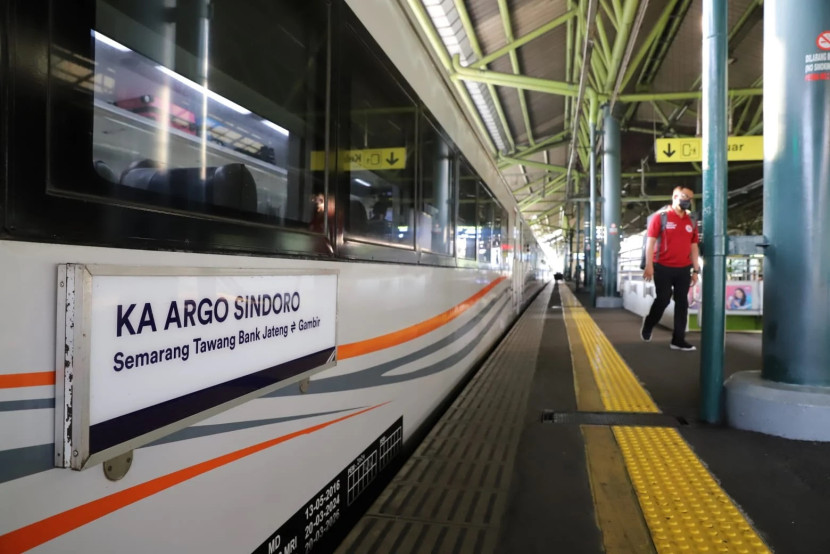 Ilustrasi. Pengoperasian KA Argo Sindoro dan KA Argo Muria dengan rangkaian Kereta Eksekutif Stainless Steel New Generation mulai melayani pelanggan pada 15 Juni 2025. (Foto: Dok. Humas PT KAI)